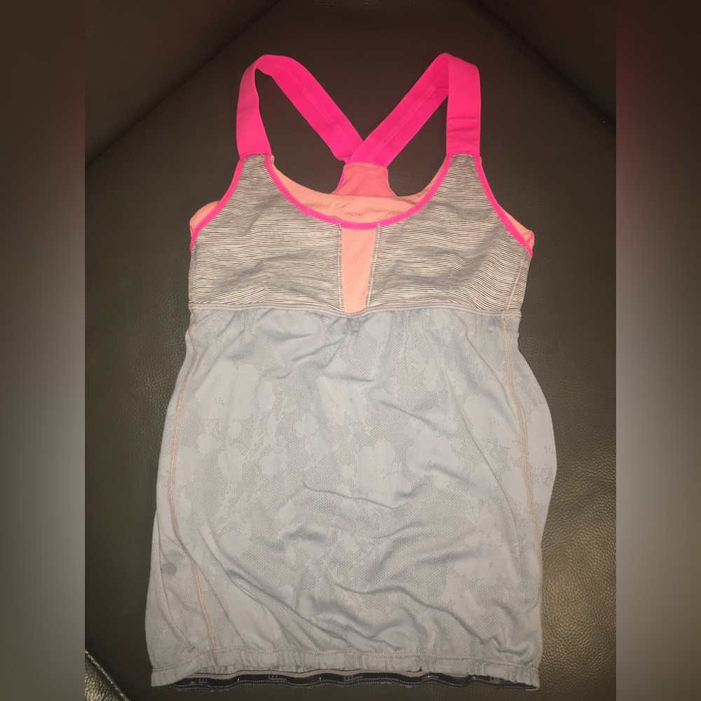 Lululemon Tank Size 6 but based on measurements this tank top fits like a size 4